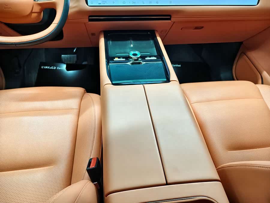 Lynk & Co 900 2025 car image #8