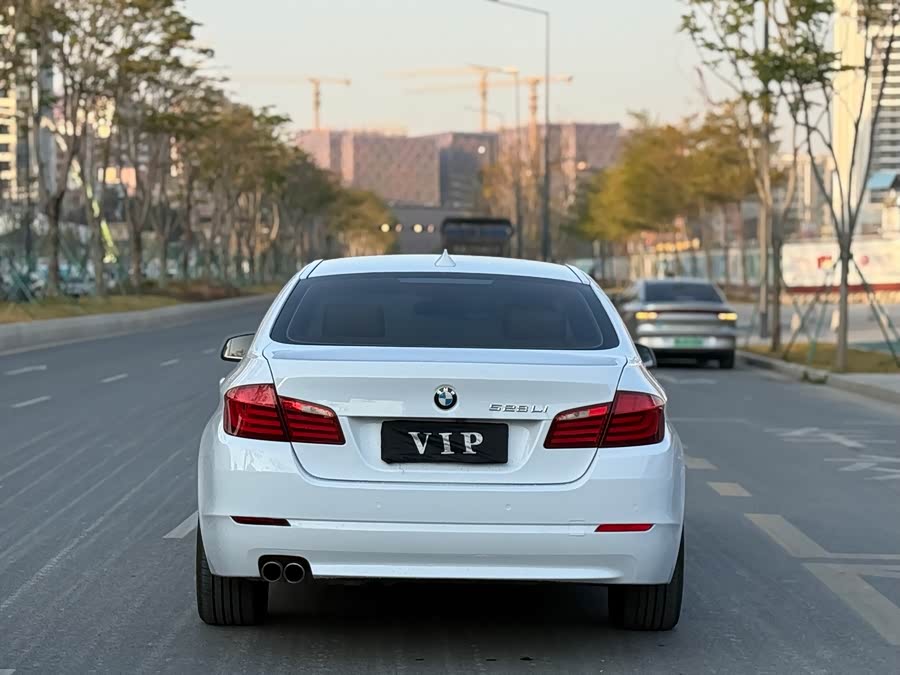 BMW 5 Series 2011 image de voiture #8