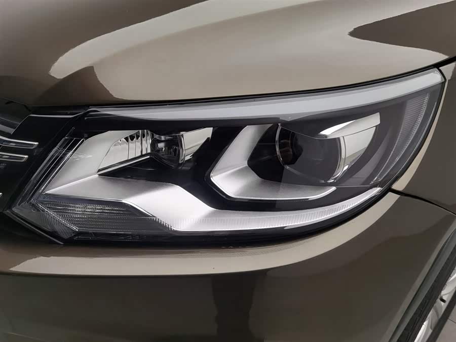 Volkswagen Tiguan 2017 car image #8