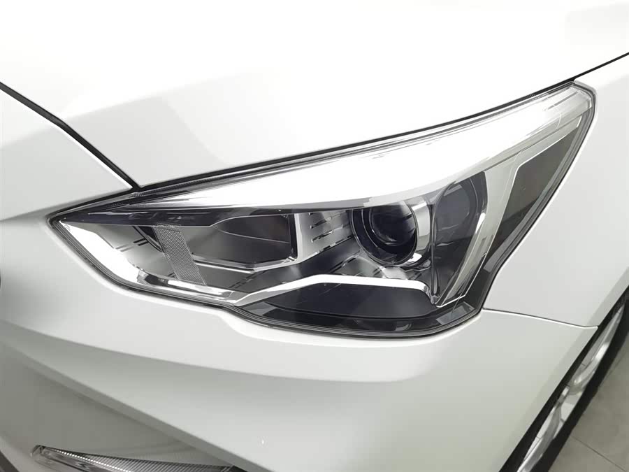 Haval M6 2017 car image #8