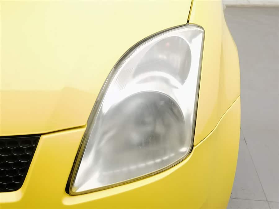 Suzuki Swift 2012 car image #8