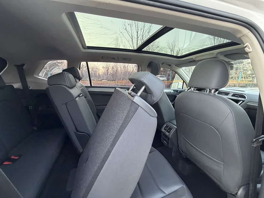 Volkswagen Tiguan L 2021 #8 Volkswagen Tiguan L 2021 car image #8