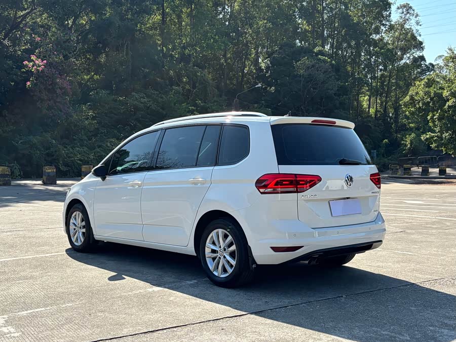 Volkswagen Touran 2019 #8 Volkswagen Touran 2019 car image #8