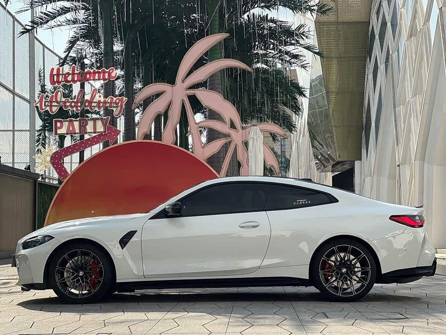 BMW M4 2024 car image #8