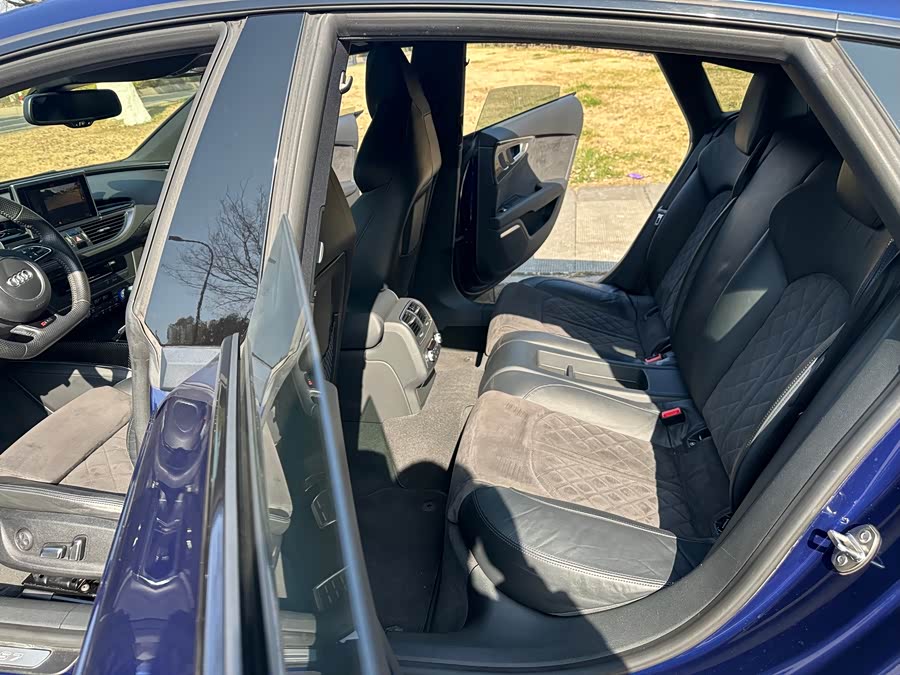 Audi RS 7 2015 imagen de coche #8