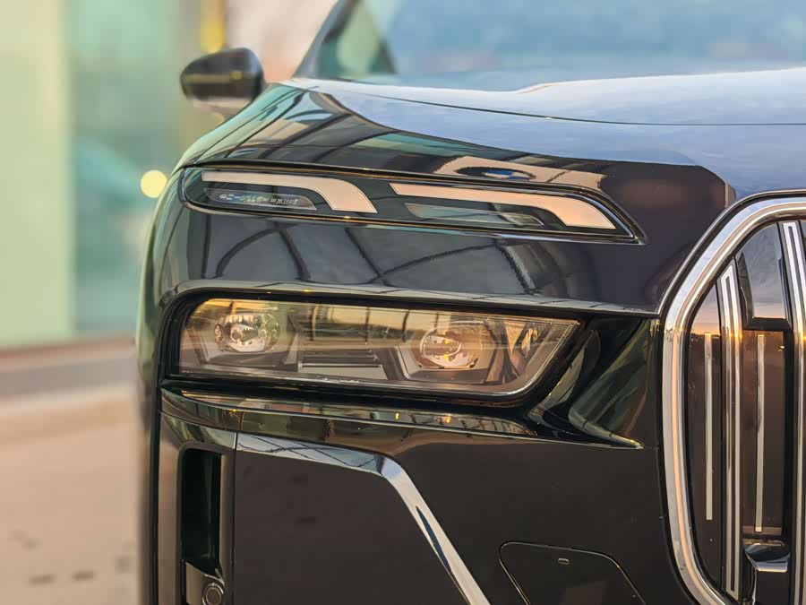 BMW i7 2024 изображение автомобиля #8