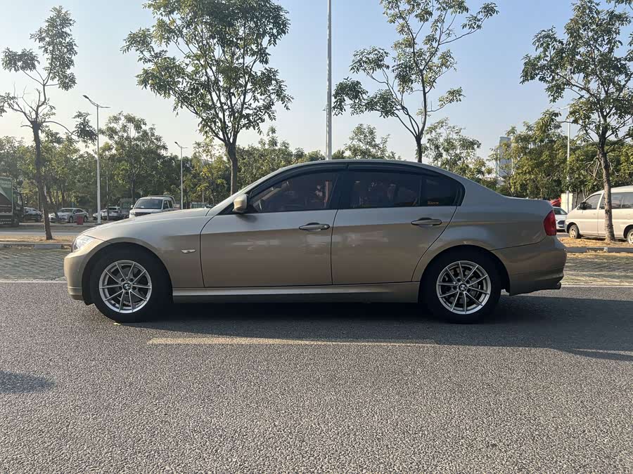 BMW 3 Series (Imported) 2011 immagine di auto #8