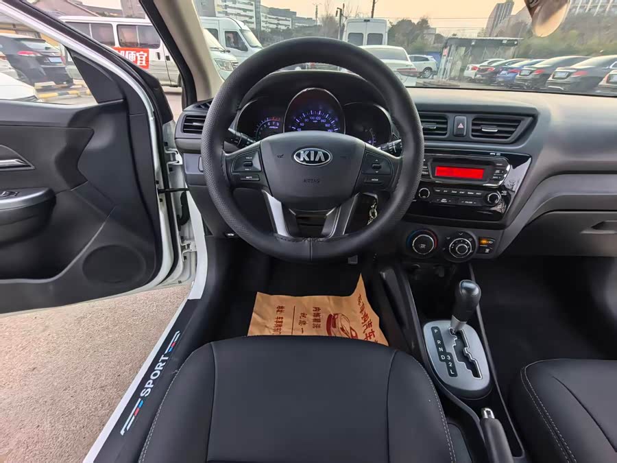 起亚 起亚K2 2013 汽车图片 #8