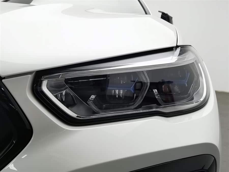 BMW X6 2022 car image #8