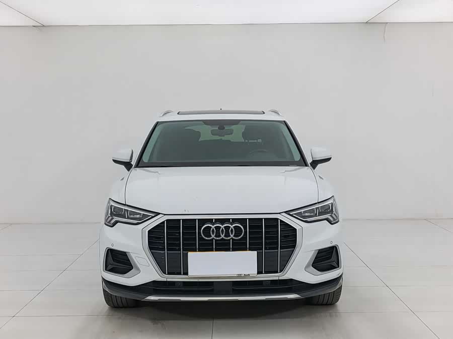 Audi Q3 2020 car image #8