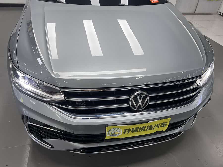 Volkswagen Tiguan L 2022 car image #8