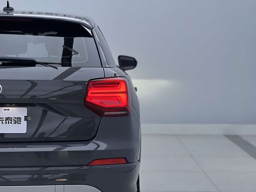 Audi Q2L 2021 car image #8