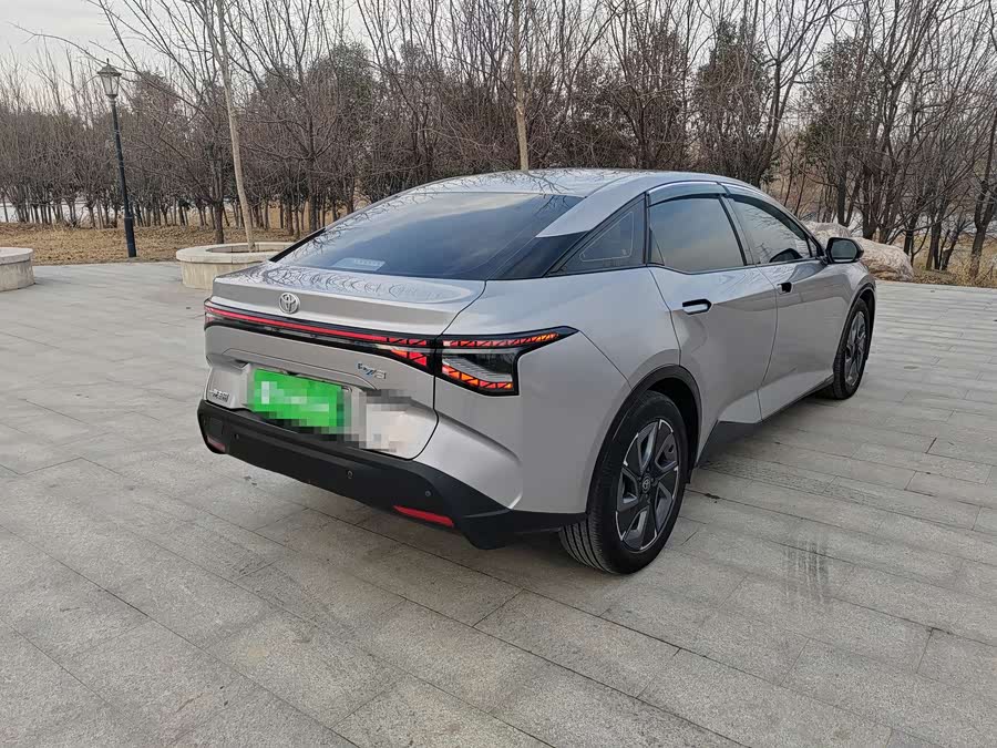Toyota bZ3 2023 immagine di auto #8