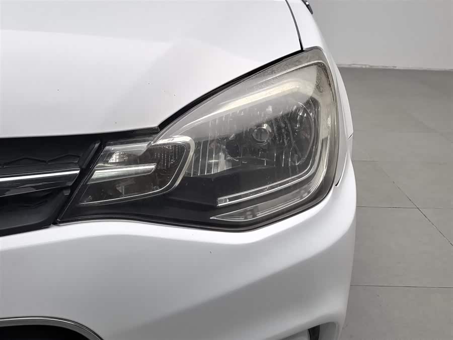 Soueast V3 Lingyue 2016 car image #8