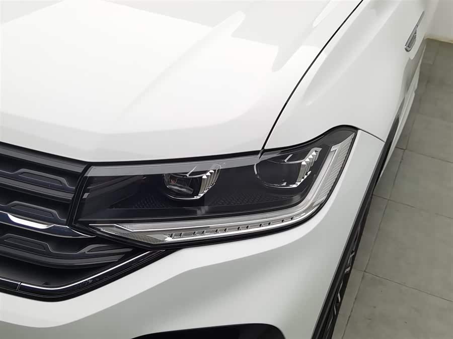 Volkswagen Tacqua 2020 car image #8