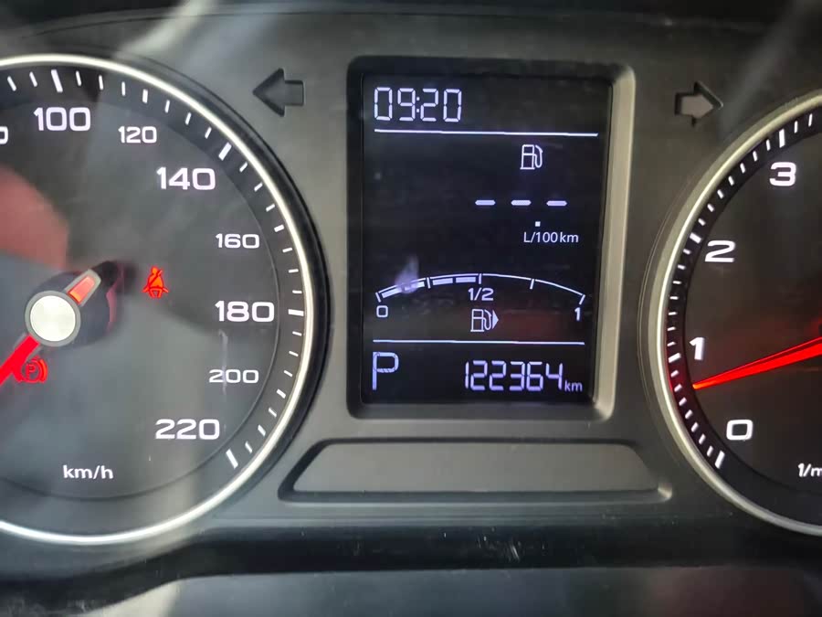 Roewe RX3 2018 изображение автомобиля #8