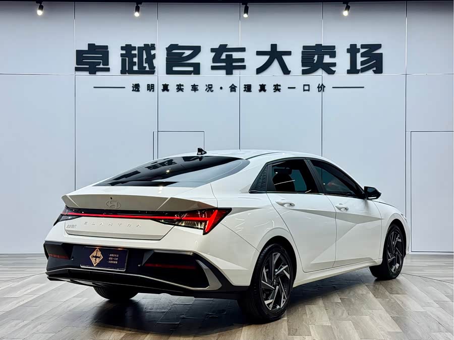 Hyundai Elantra 2025 car image #8