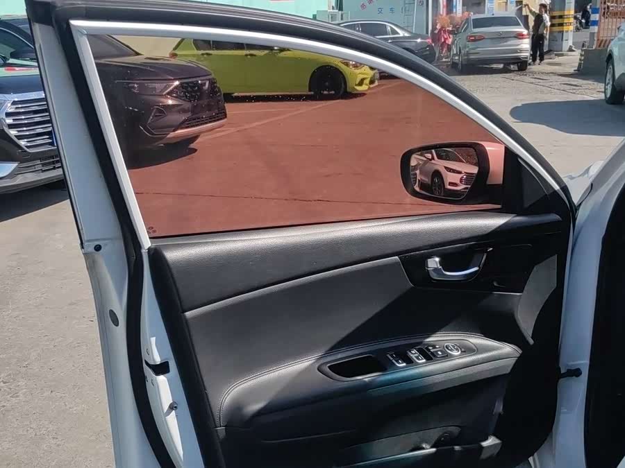 Kia K5 2018 imagem de carro #8