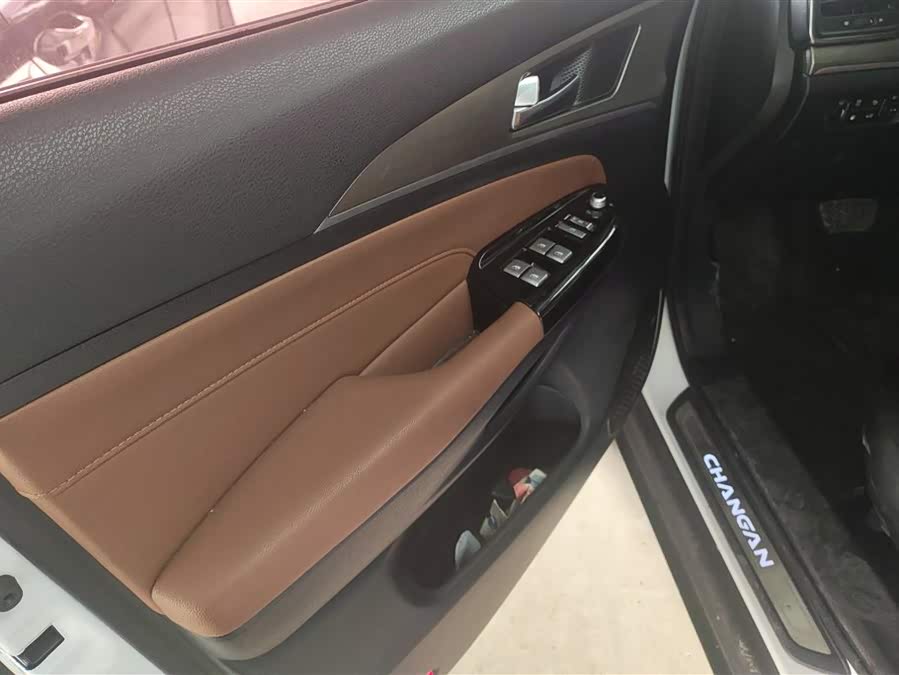 Changan CS95 2018 car image #8