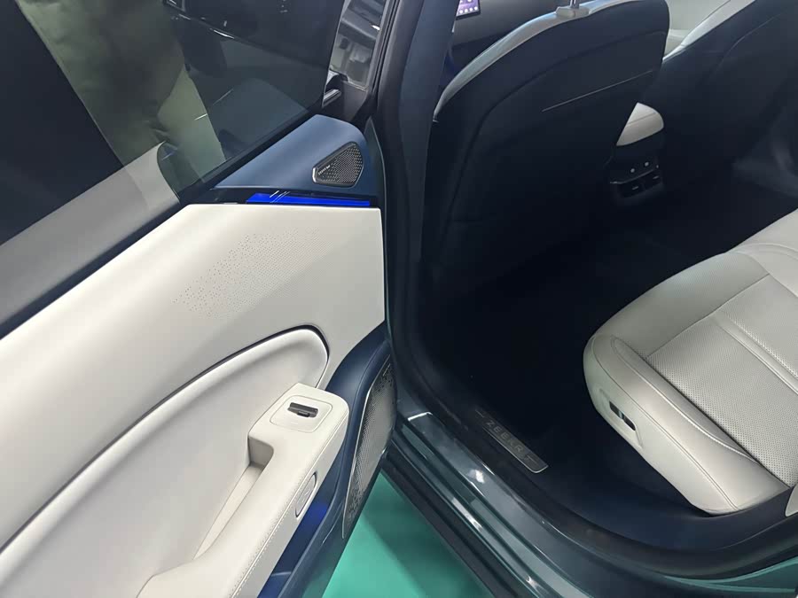 极氪 极氪007 2024 汽车图片 #8