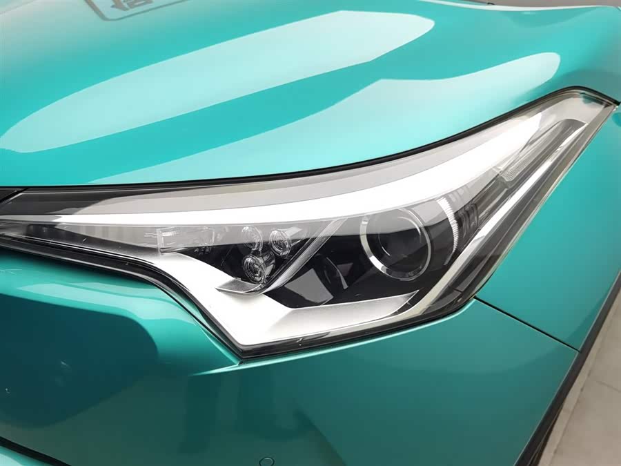 Toyota C-HR 2019 immagine di auto #8