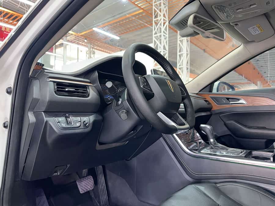 Suzuki H5 2019 car image #8