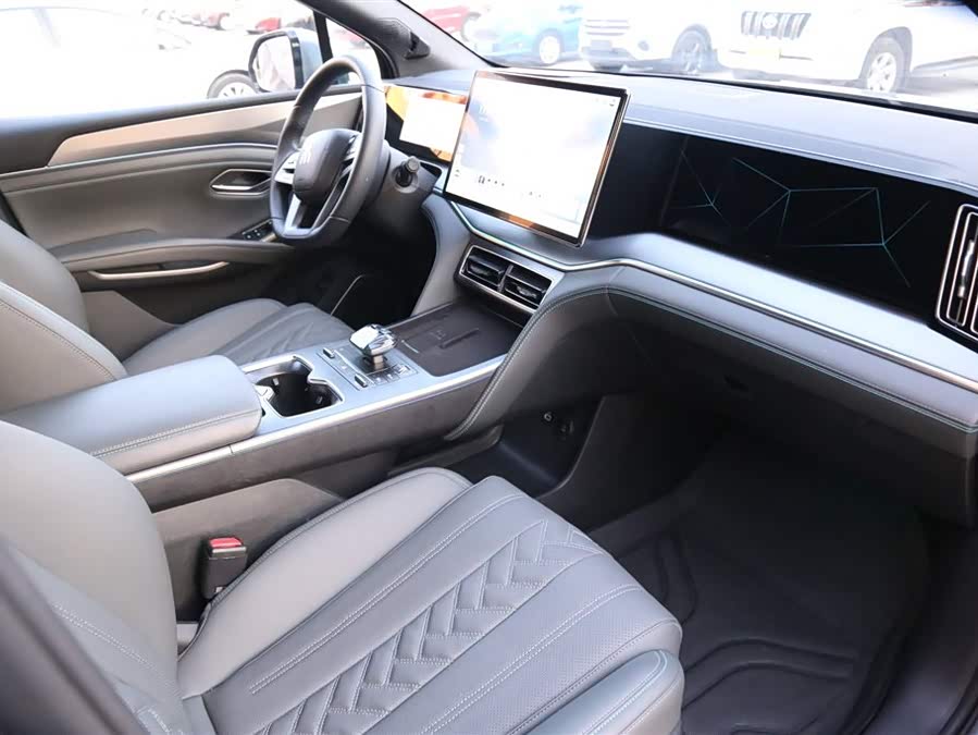 BYD SongL DM-i 2025 car image #8