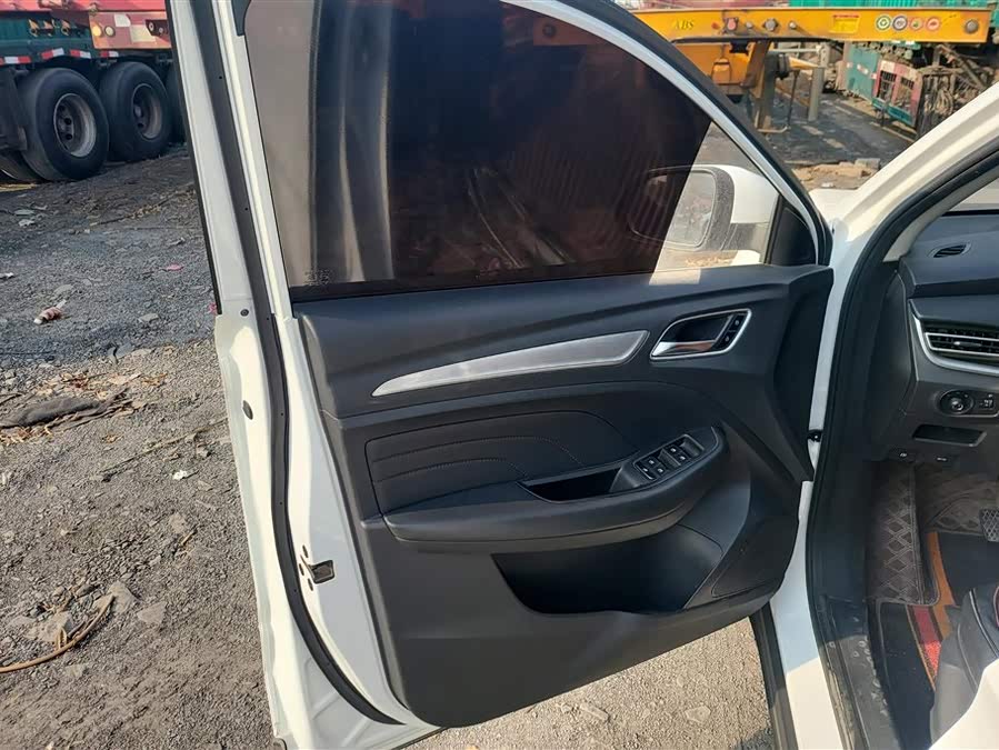 Roewe RX3 2020 изображение автомобиля #8