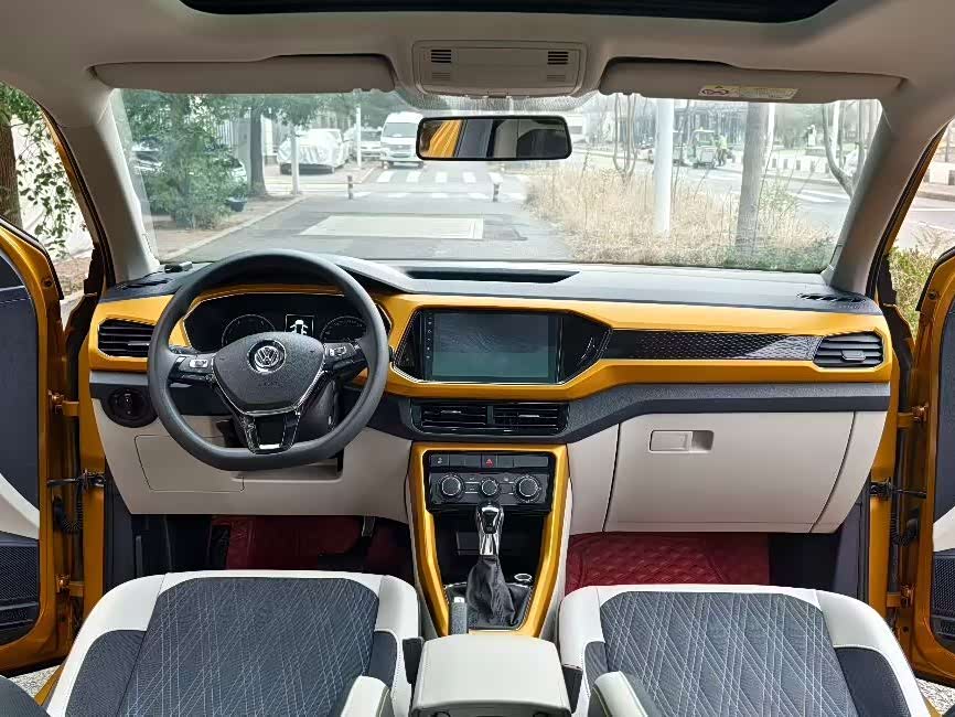 Volkswagen T-Cross 2019 #8 Volkswagen T-Cross 2019 car image #8