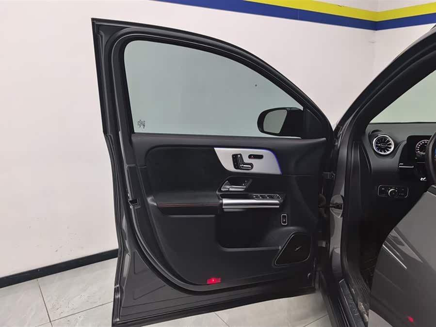 Mercedes-Benz GLA AMG 2023 car image #8