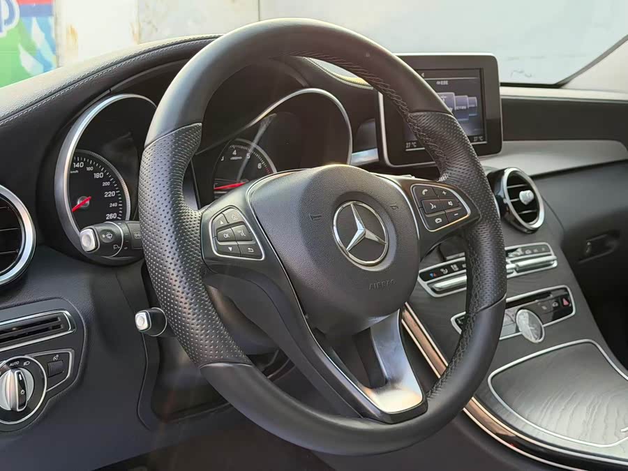 Mercedes-Benz C Class 2015 car image #8