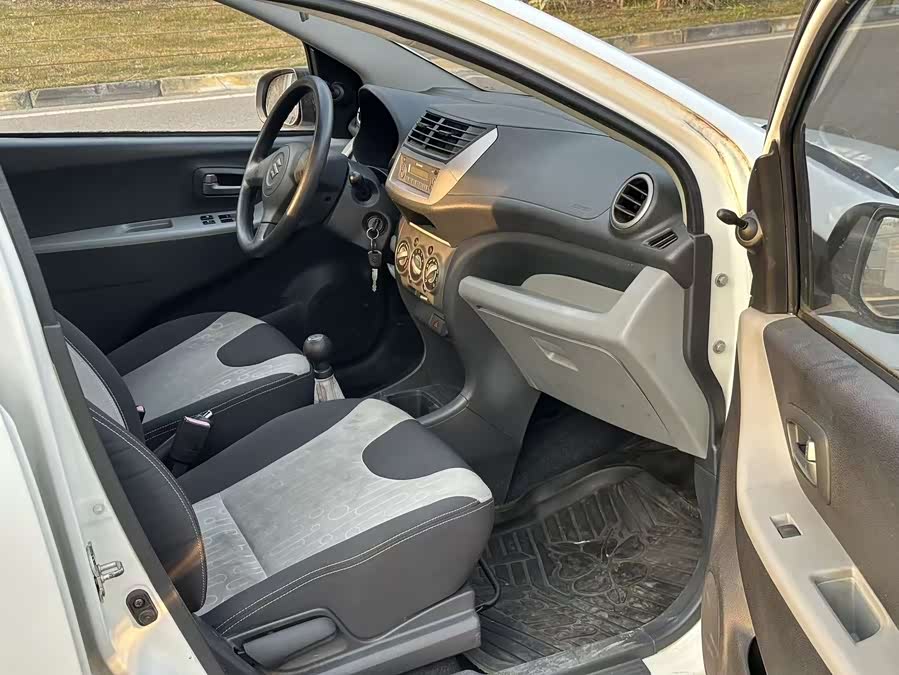 Suzuki Alto 2014 car image #8
