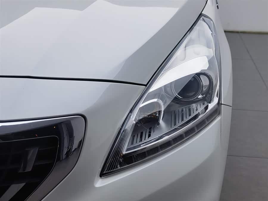Peugeot 3008 2019 car image #8
