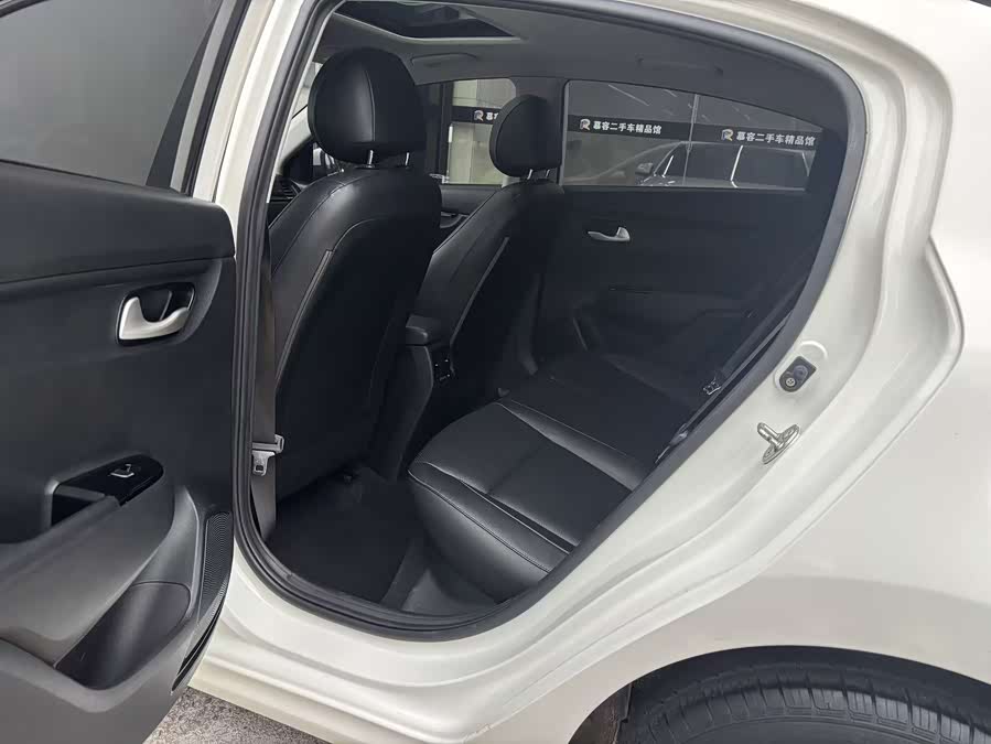 起亚 起亚K2 2018 汽车图片 #8