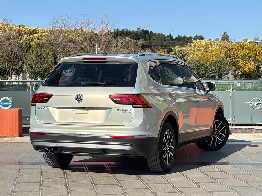 Volkswagen Tiguan L 2018 #8 Volkswagen Tiguan L 2018 car image #8