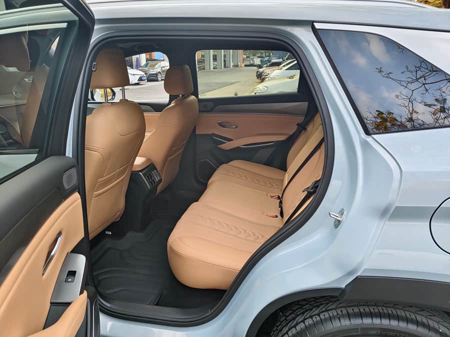 BYD SongL DM-i 2025 car image #8