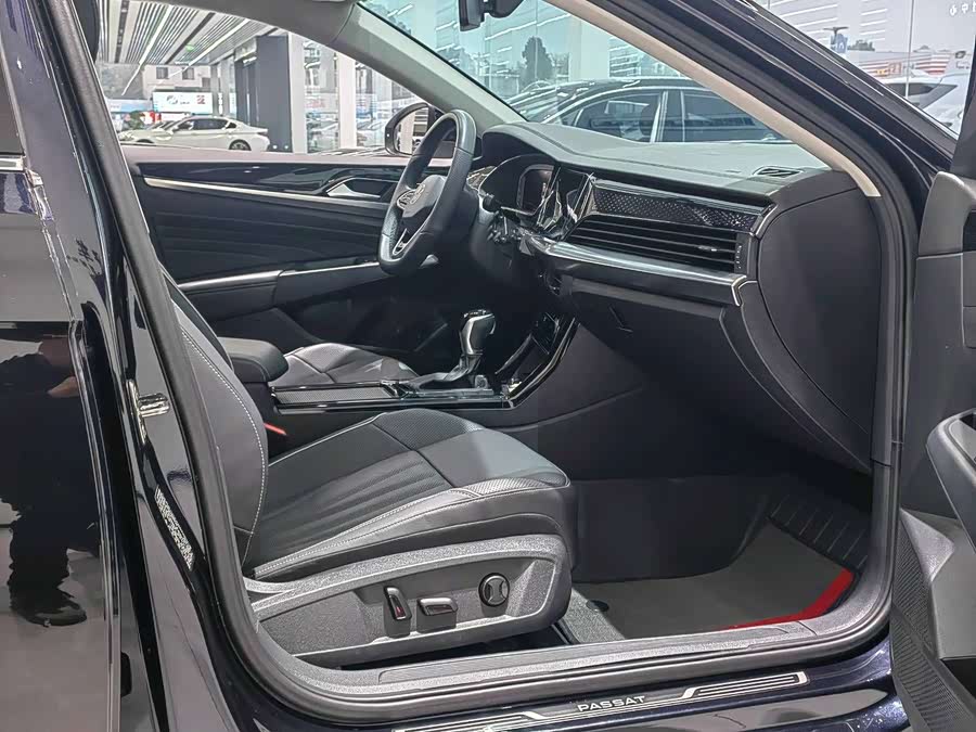 Volkswagen Passat 2023 car image #8