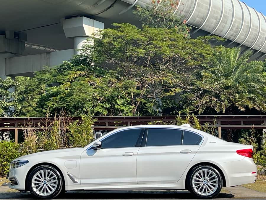 BMW 5 Series New Energy 2019 car image #8