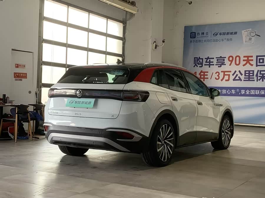 Volkswagen ID.4 X 2022 immagine di auto #8