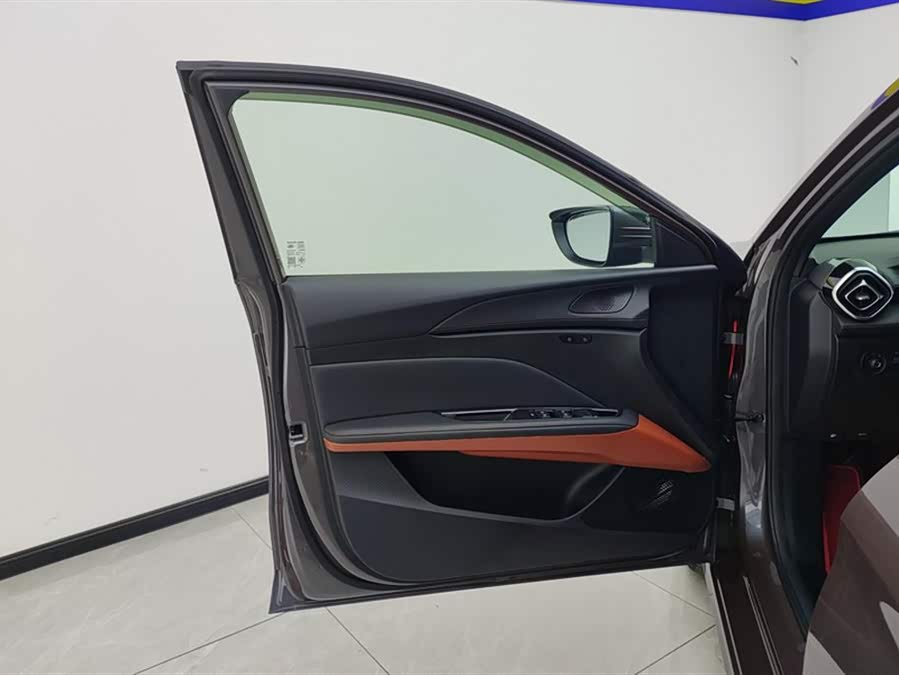MG 5 2025 car image #8