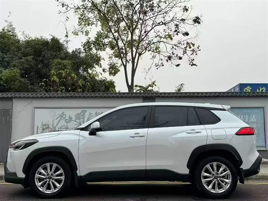 Toyota Corolla Cross 2022 immagine di auto #8