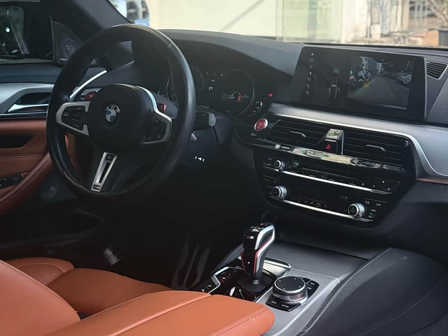 BMW M5 2018 car image #8