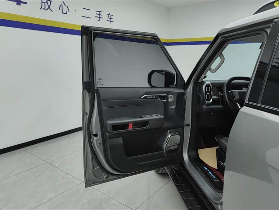 Jetour Traveller 2023 car image #8