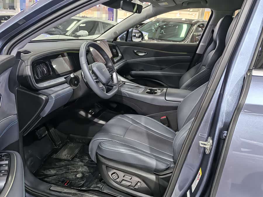 BYD Sea Lion 07 DM-i 2025 car image #8