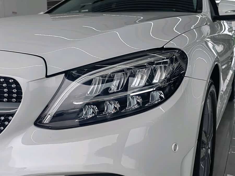 Mercedes-Benz C Class 2020 car image #8