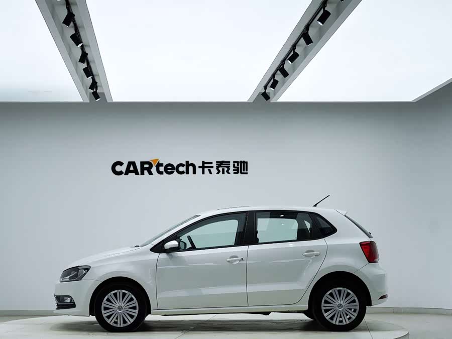Volkswagen Polo 2016 car image #8