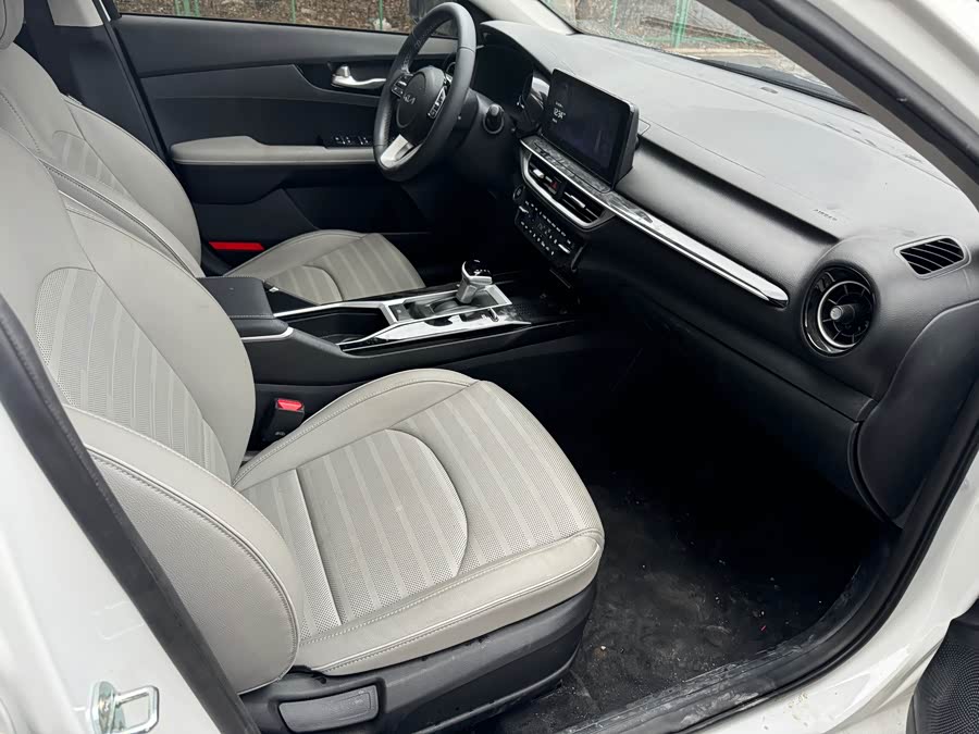 起亚 起亚K3 2023 汽车图片 #8