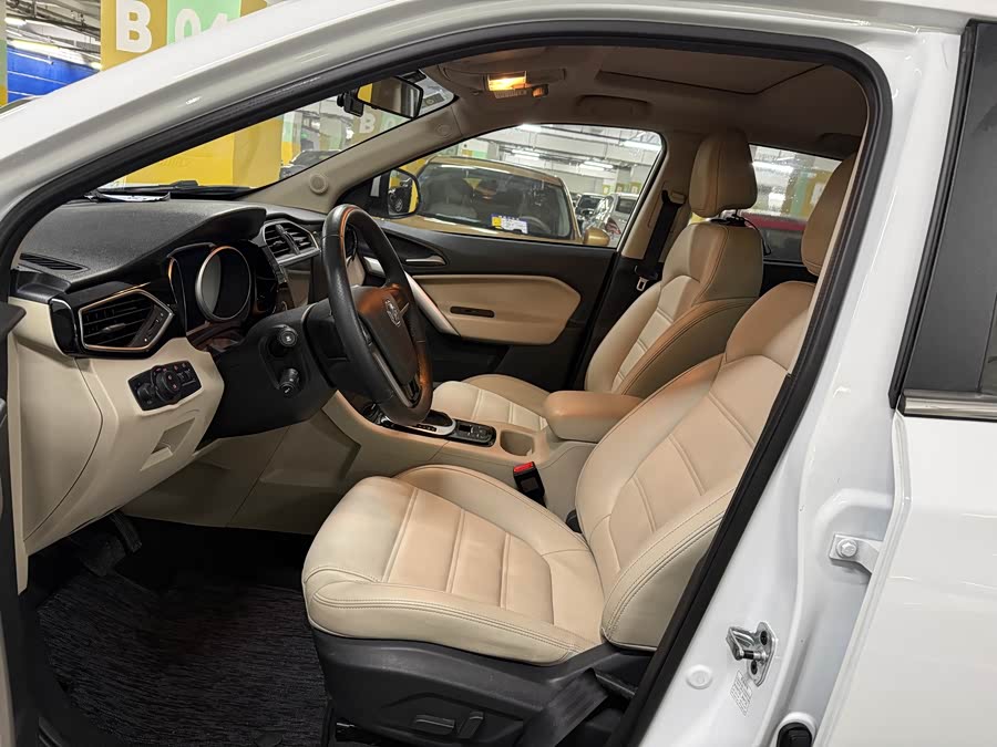 MG GS 2017 car image #8