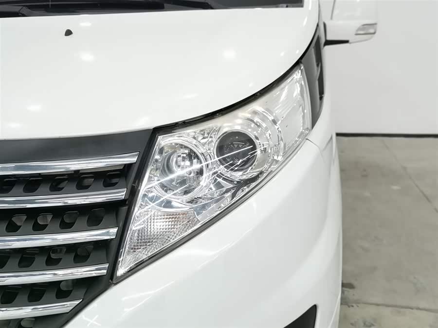 JAC 2018 car image #8