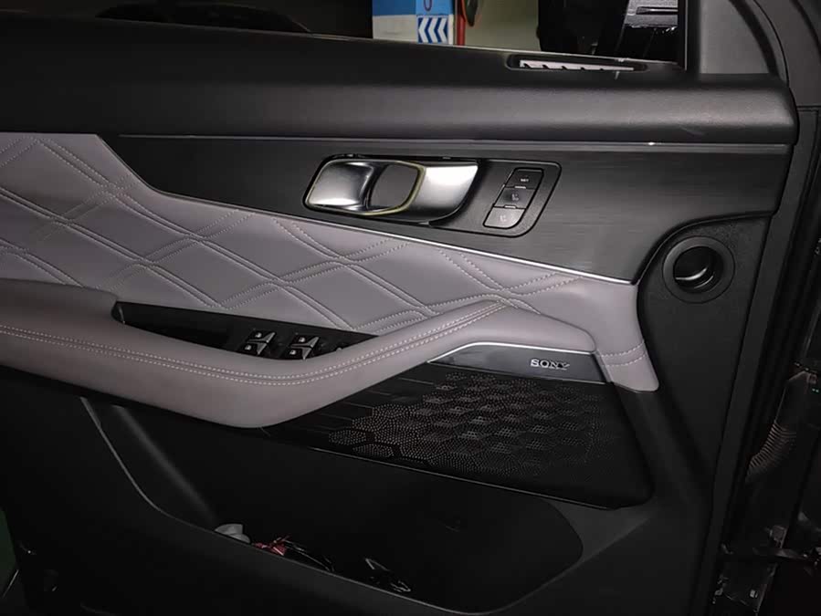 Changan UNI-K iDD 2023 car image #8